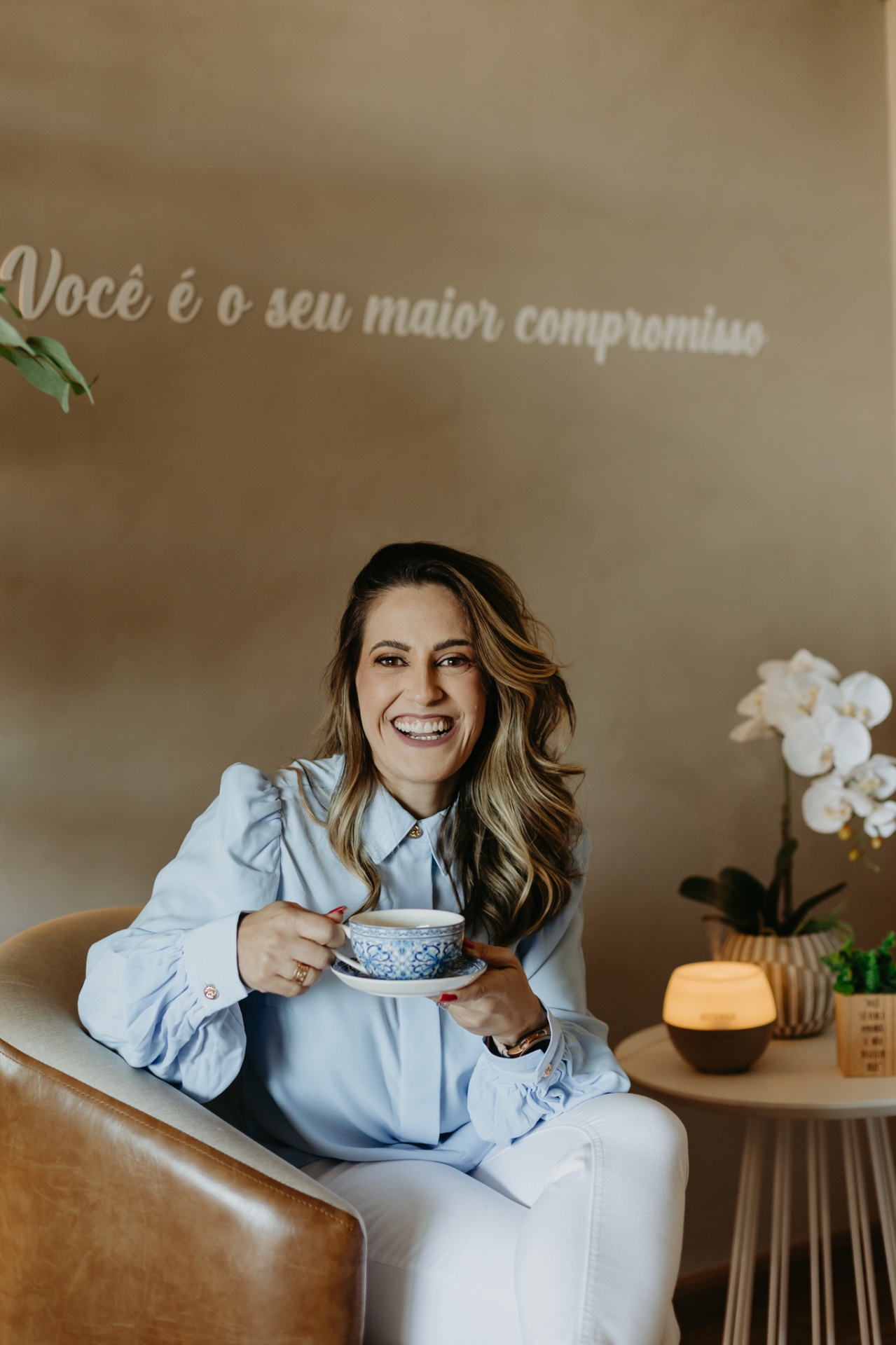Fabiana Moreira sorrindo durante atendimento — proximidade e acolhimento no acompanhamento nutricional